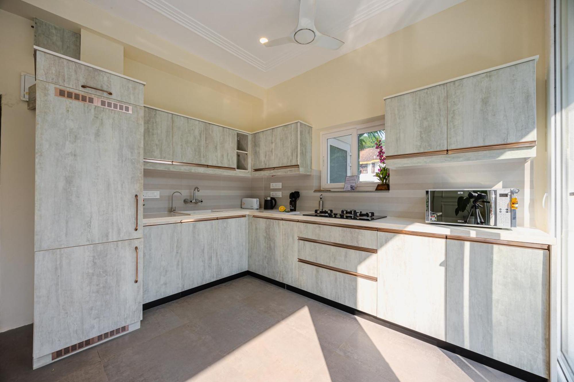 Elivaas 4 Bhk Villa Near Beach With Private Pool & Bar - Casa Boa Vida Candolim Extérieur photo