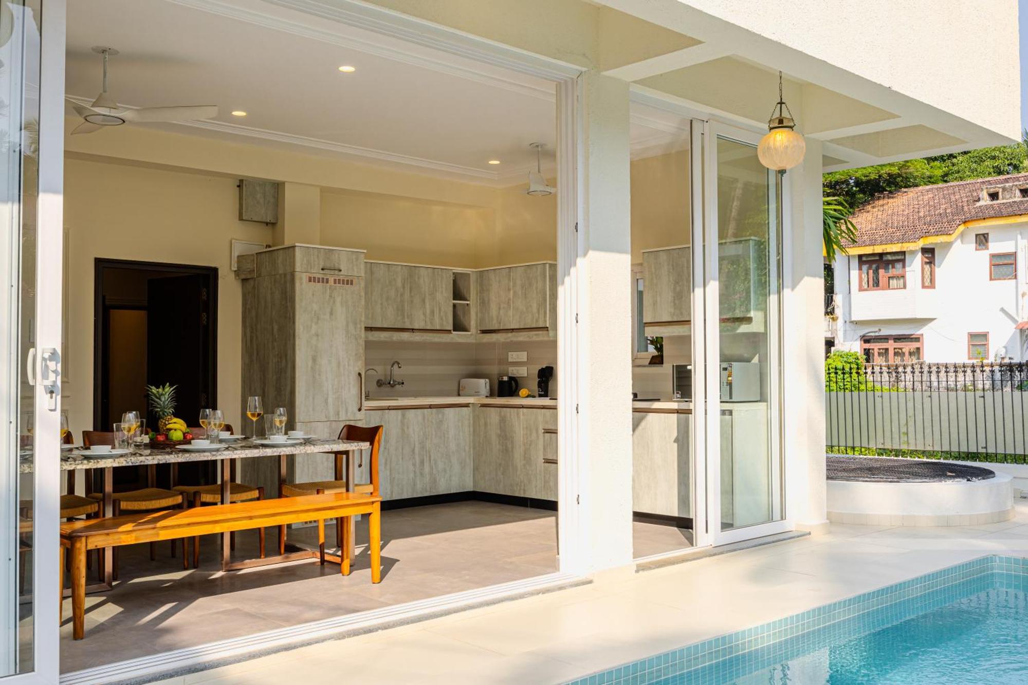 Elivaas 4 Bhk Villa Near Beach With Private Pool & Bar - Casa Boa Vida Candolim Extérieur photo