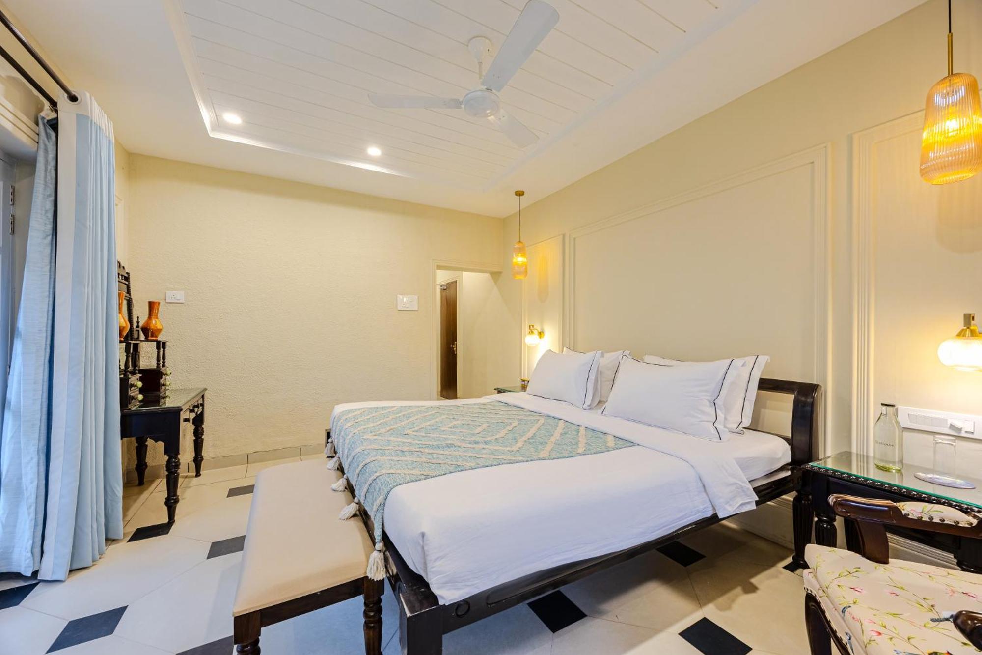 Elivaas 4 Bhk Villa Near Beach With Private Pool & Bar - Casa Boa Vida Candolim Extérieur photo