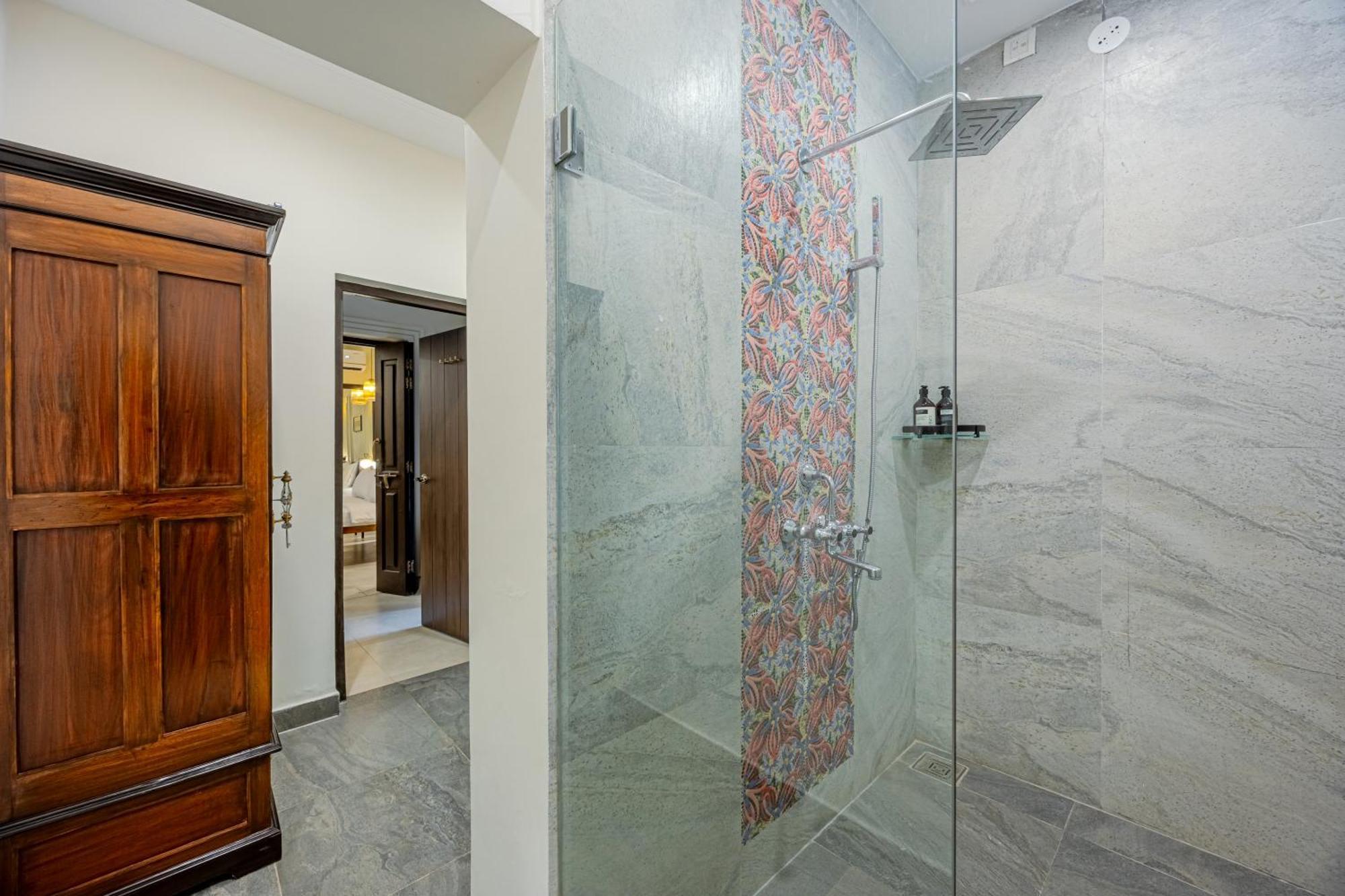 Elivaas 4 Bhk Villa Near Beach With Private Pool & Bar - Casa Boa Vida Candolim Extérieur photo