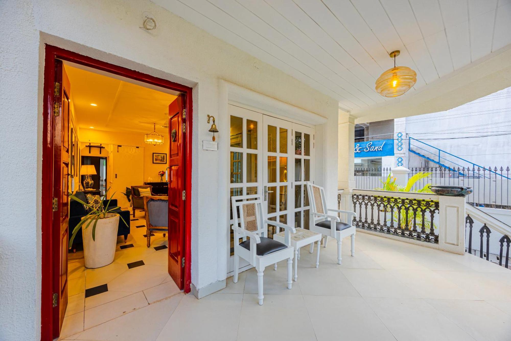 Elivaas 4 Bhk Villa Near Beach With Private Pool & Bar - Casa Boa Vida Candolim Extérieur photo
