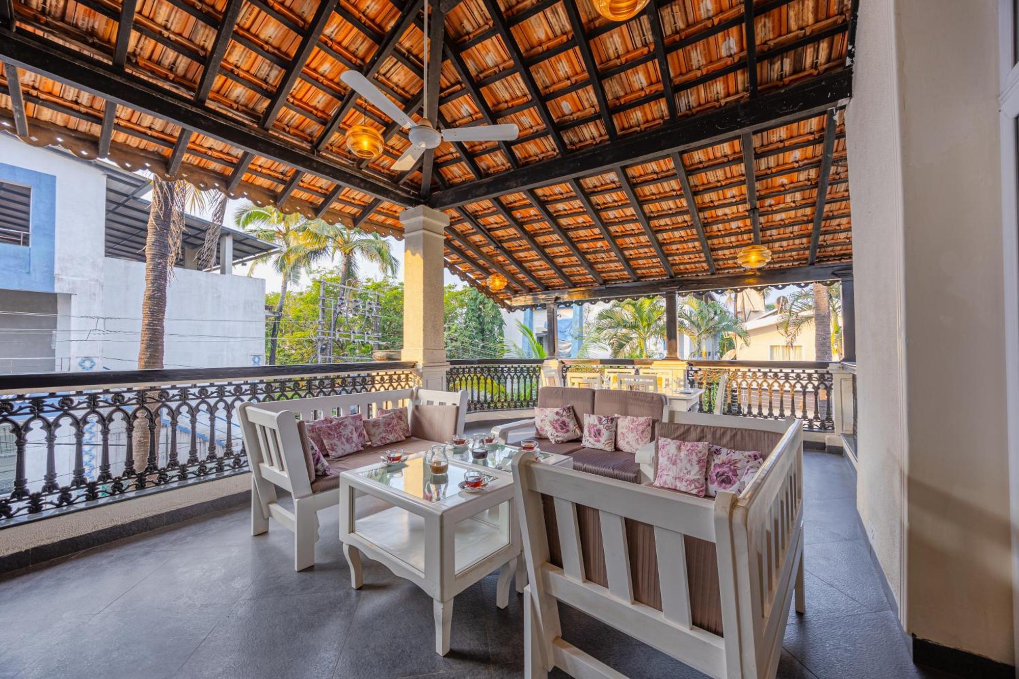 Elivaas 4 Bhk Villa Near Beach With Private Pool & Bar - Casa Boa Vida Candolim Extérieur photo