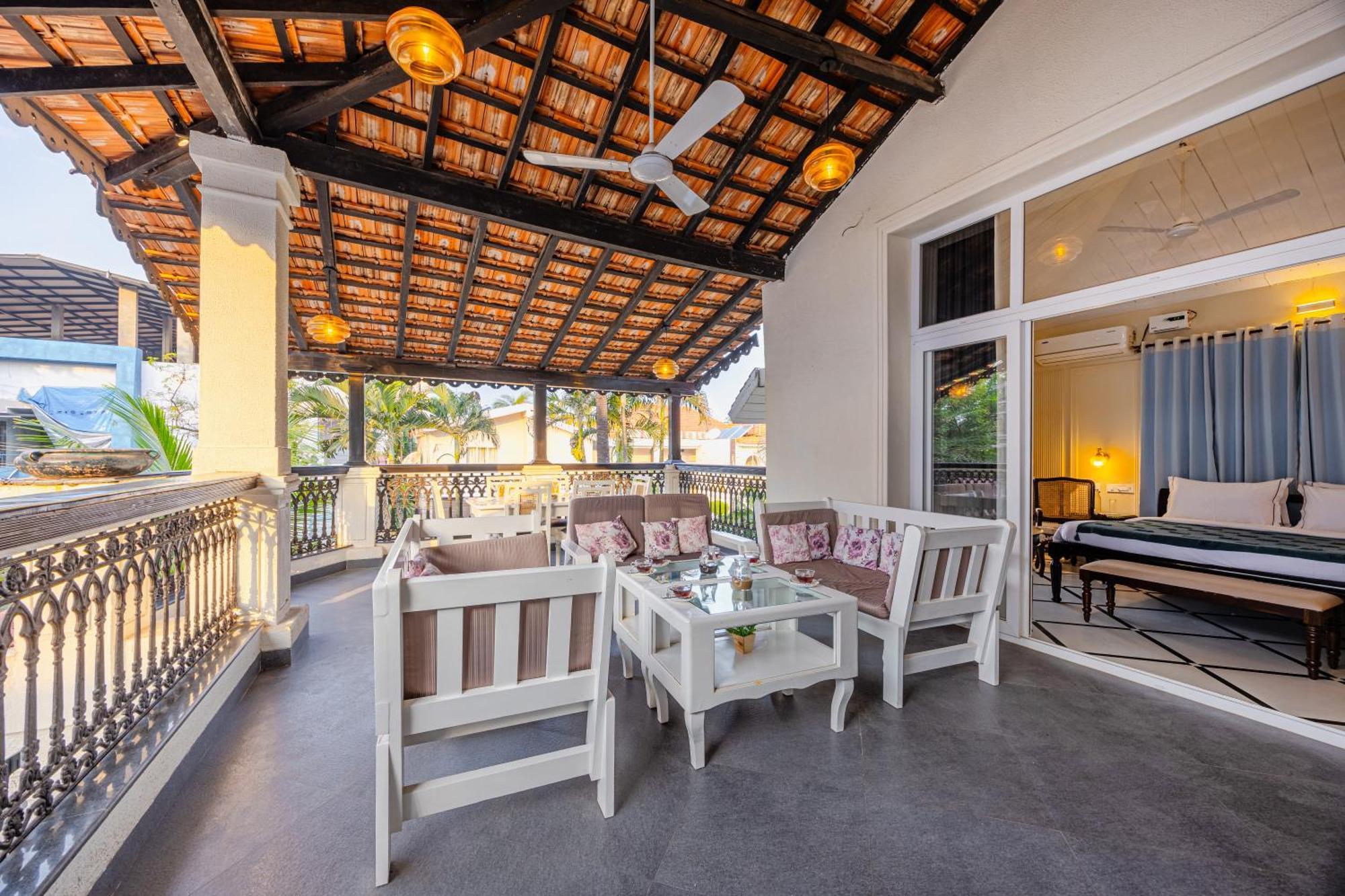 Elivaas 4 Bhk Villa Near Beach With Private Pool & Bar - Casa Boa Vida Candolim Extérieur photo