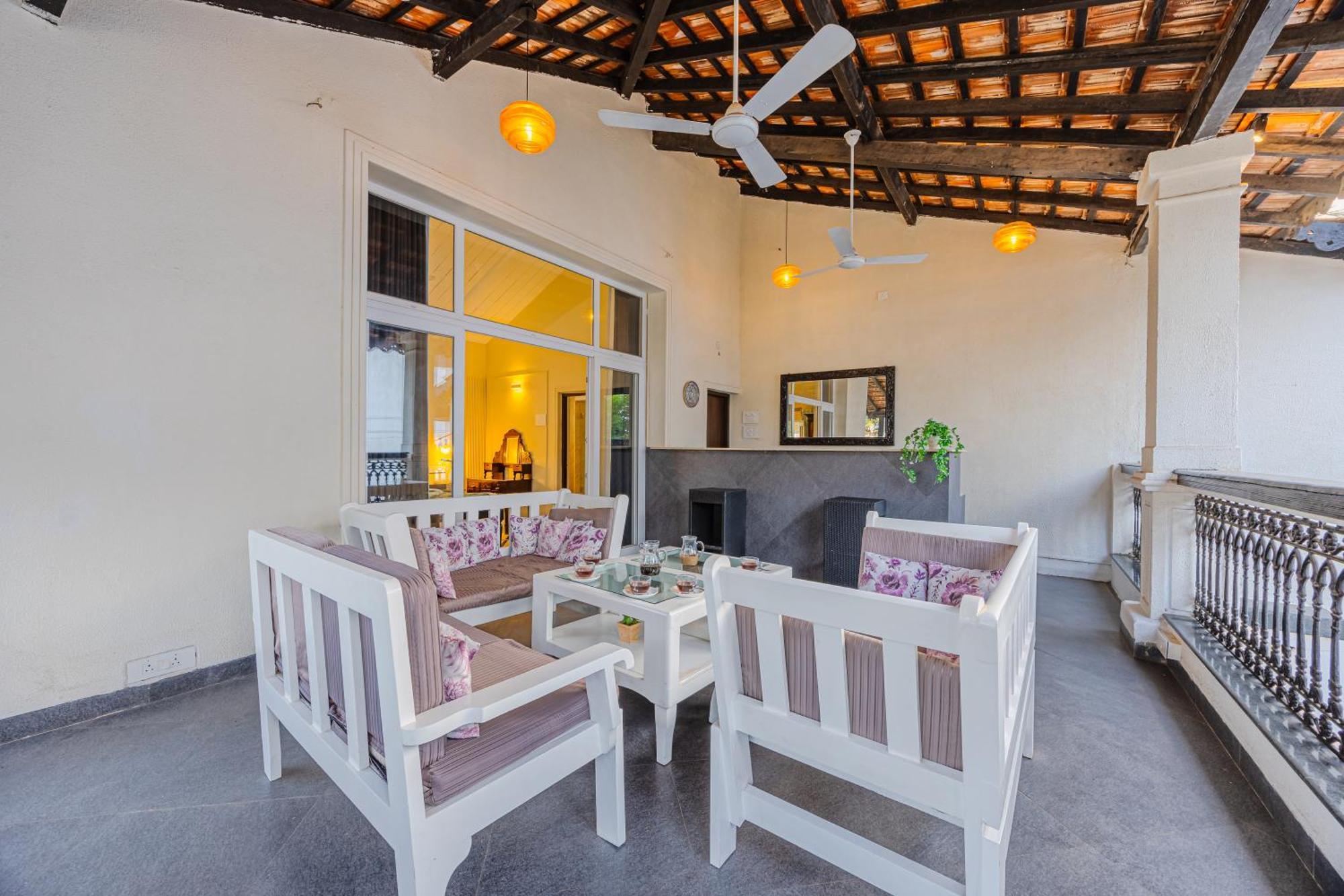 Elivaas 4 Bhk Villa Near Beach With Private Pool & Bar - Casa Boa Vida Candolim Extérieur photo