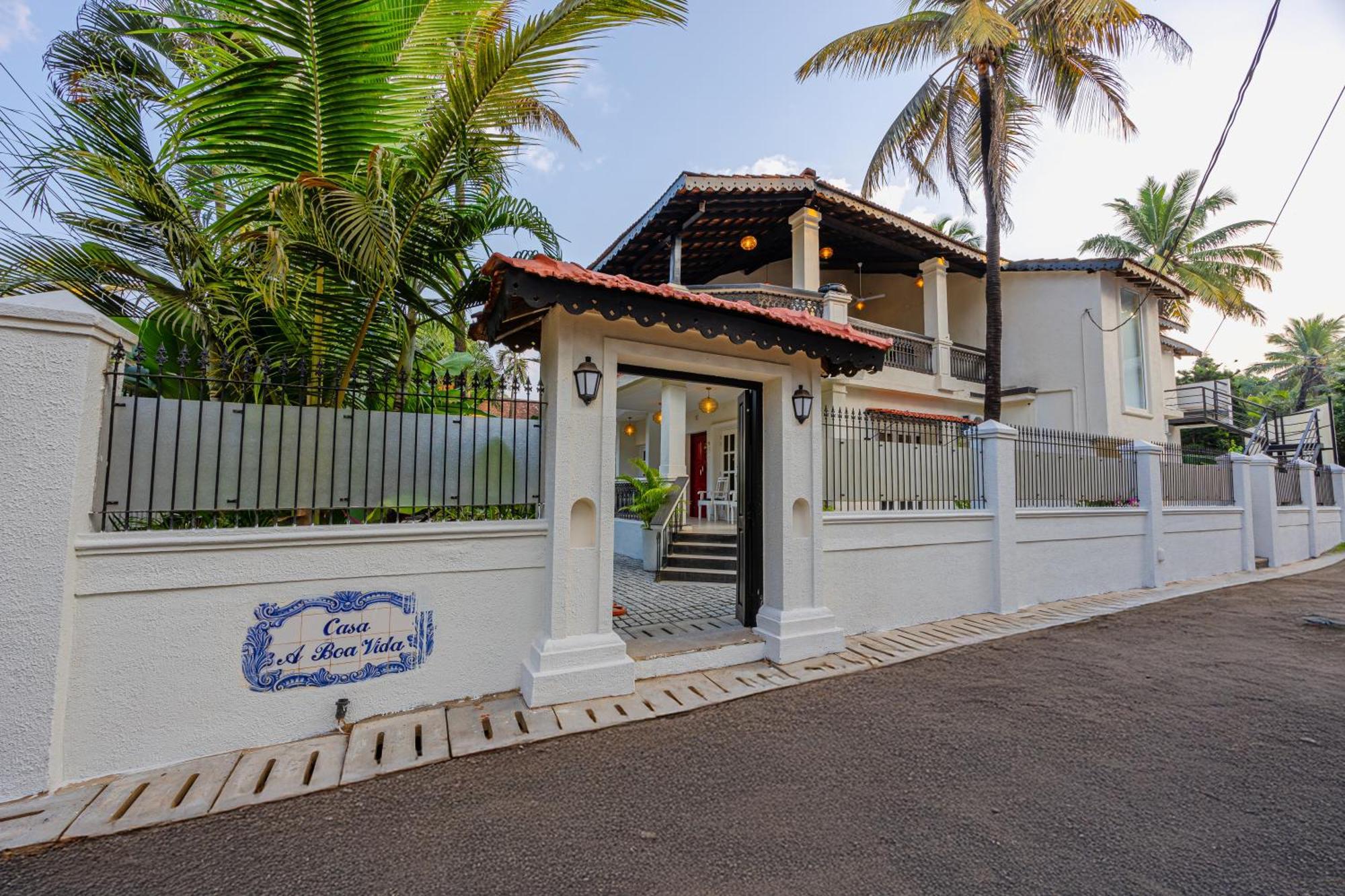 Elivaas 4 Bhk Villa Near Beach With Private Pool & Bar - Casa Boa Vida Candolim Extérieur photo